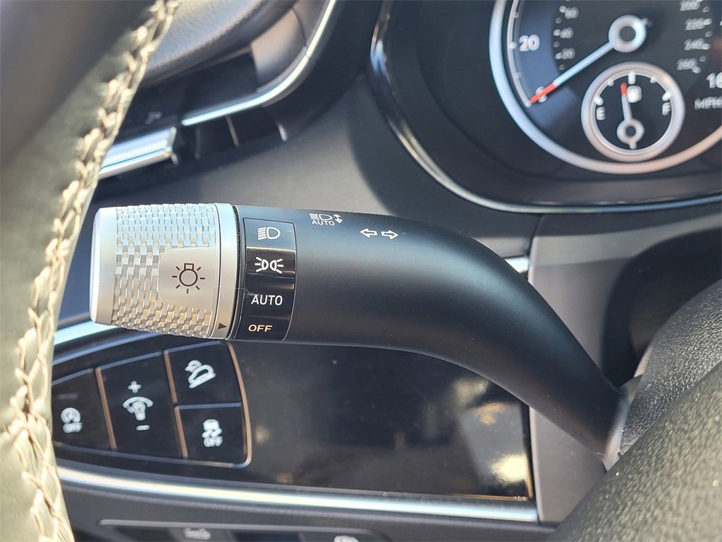 Used 2023 Genesis GV70 2.5T w/ Select Package image 18