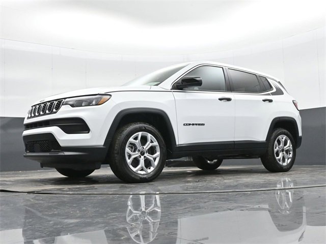 Used 2025 Jeep Compass Sport w/ Mopar Graphics Package image 42
