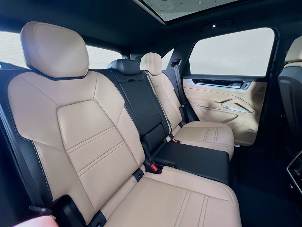 New 2026 Porsche Cayenne image 29