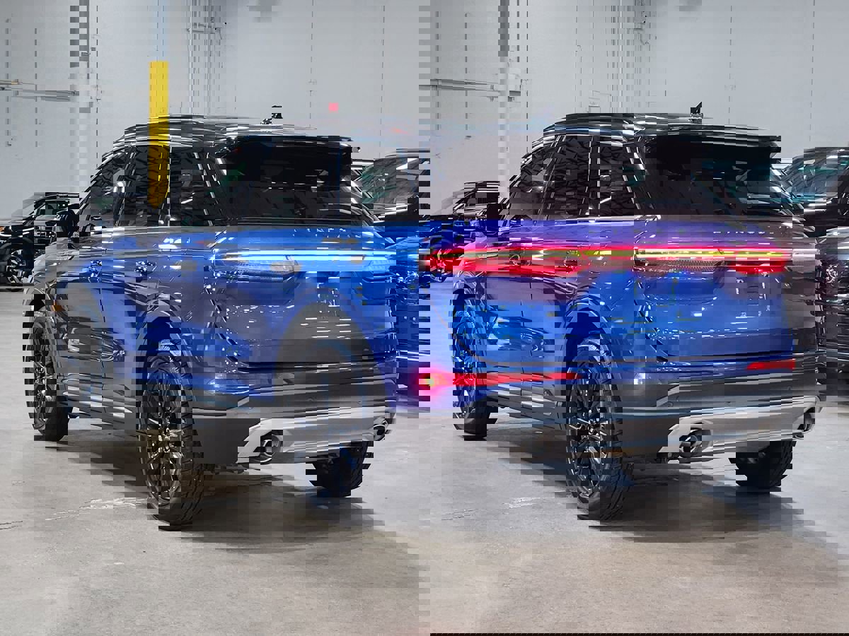 Used 2020 Lincoln Corsair Reserve w/ Elements Package FWD image 11