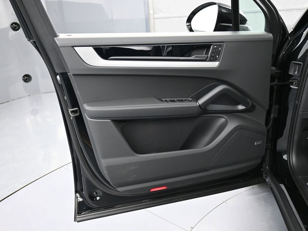 New 2026 Porsche Cayenne S image 15