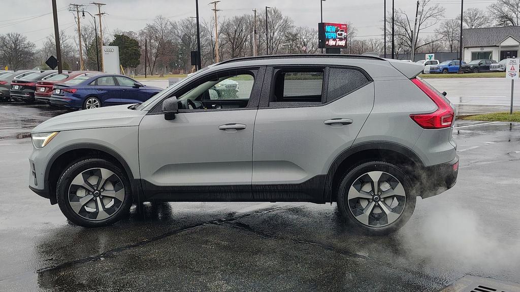 New 2026 Volvo XC40 B5 Plus w/ Protection Package Premier image 5