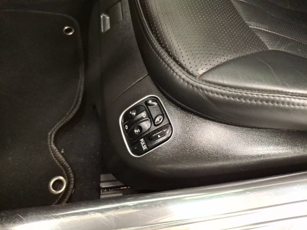 Used 2008 Mercedes-Benz SL 55 AMG image 16