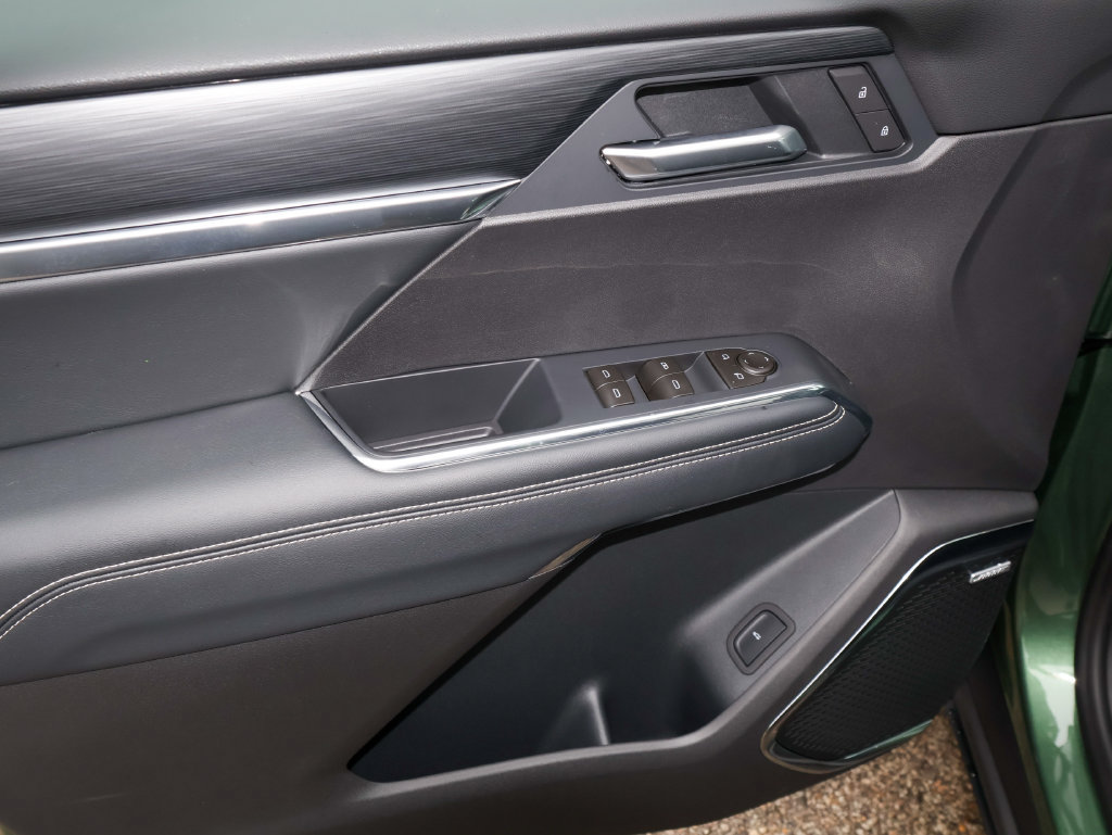 New 2027 GMC Acadia Elevation w/ Elevation Premium Package AWD/4WD image 11