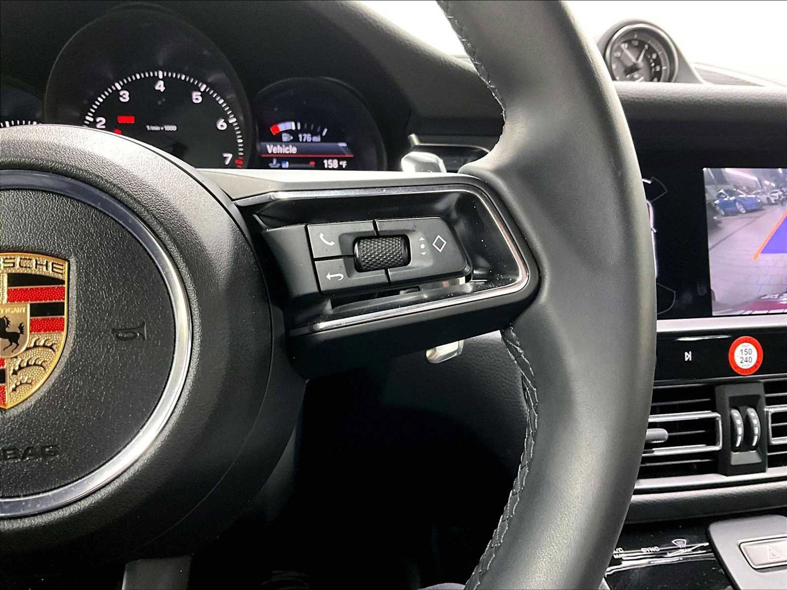 Used 2025 Porsche Macan image 23