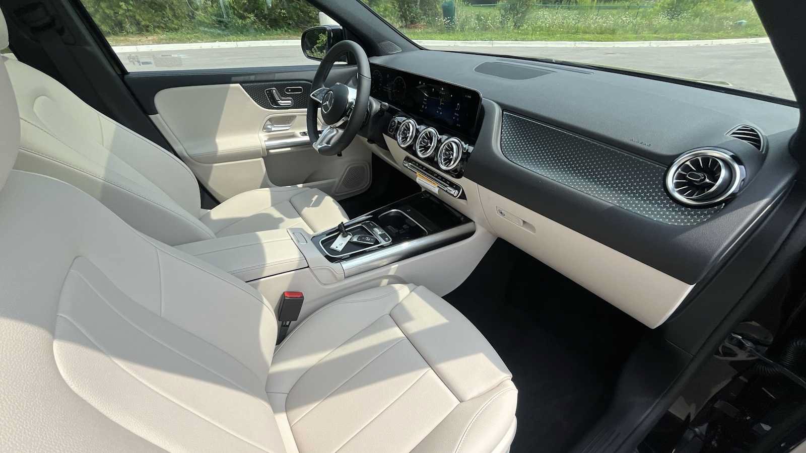 New 2026 Mercedes-Benz GLA 250 4MATIC image 11