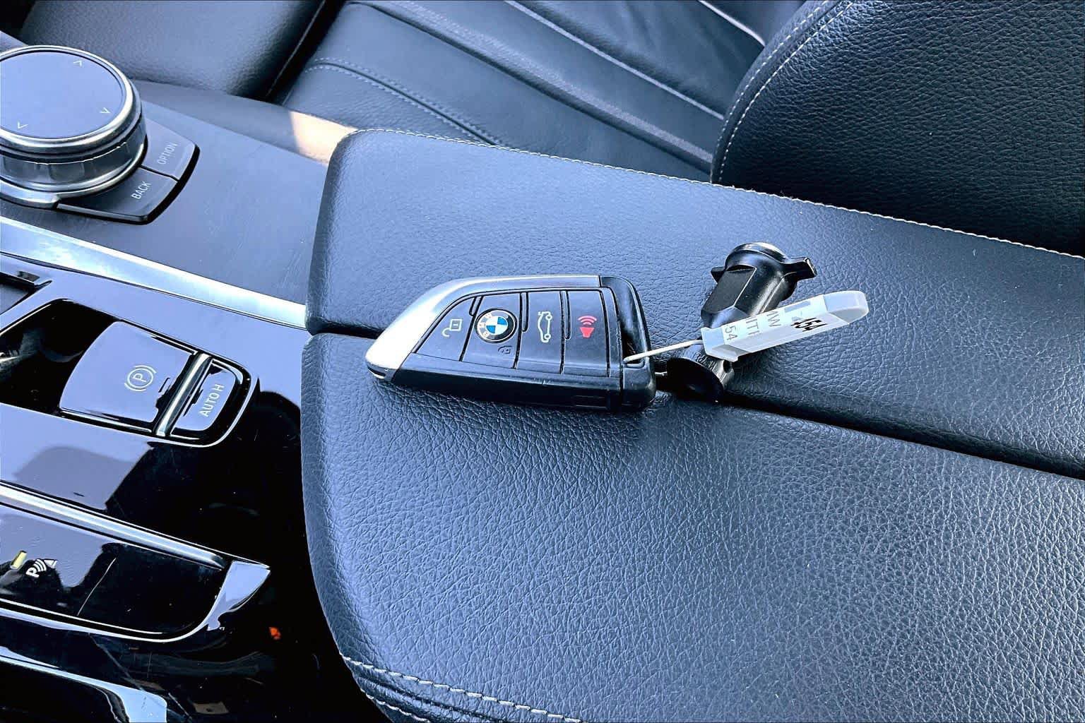 Used 2023 BMW 530i w/ Premium Package RWD image 14