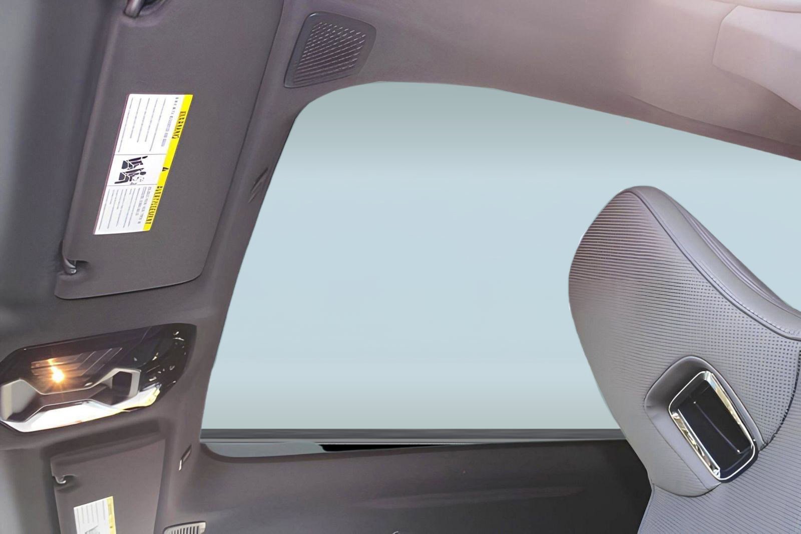 Used 2025 BMW iX M60 image 31