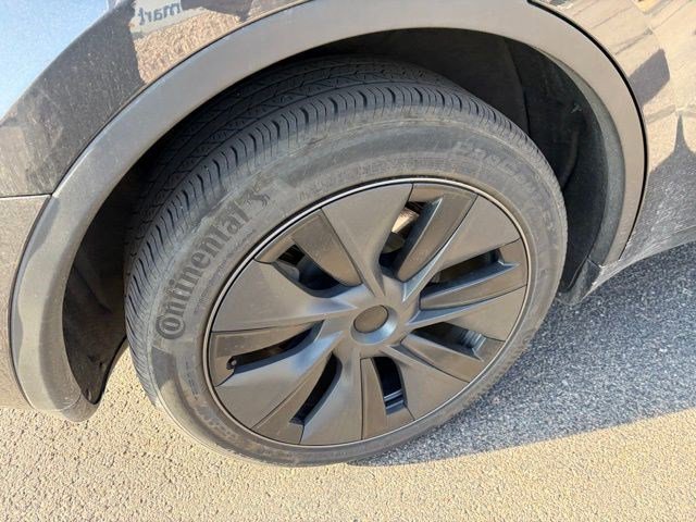 Used 2024 Tesla Model Y Long Range image 15