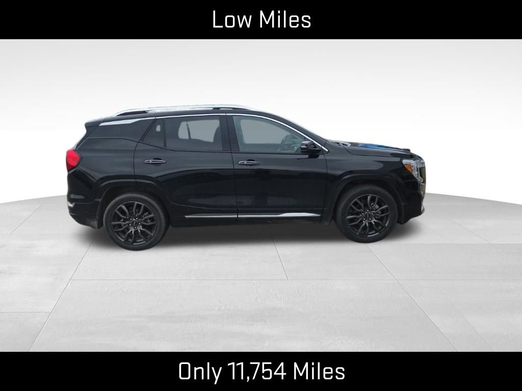 Used 2024 GMC Terrain Denali w/ Black Diamond Edition image 2