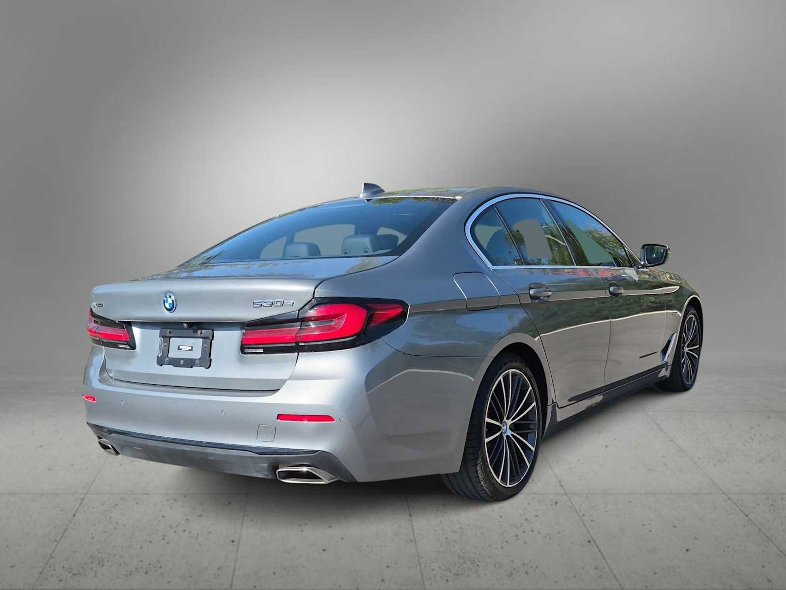 Used 2023 BMW 530e xDrive w/ Convenience Package AWD/4WD image 8