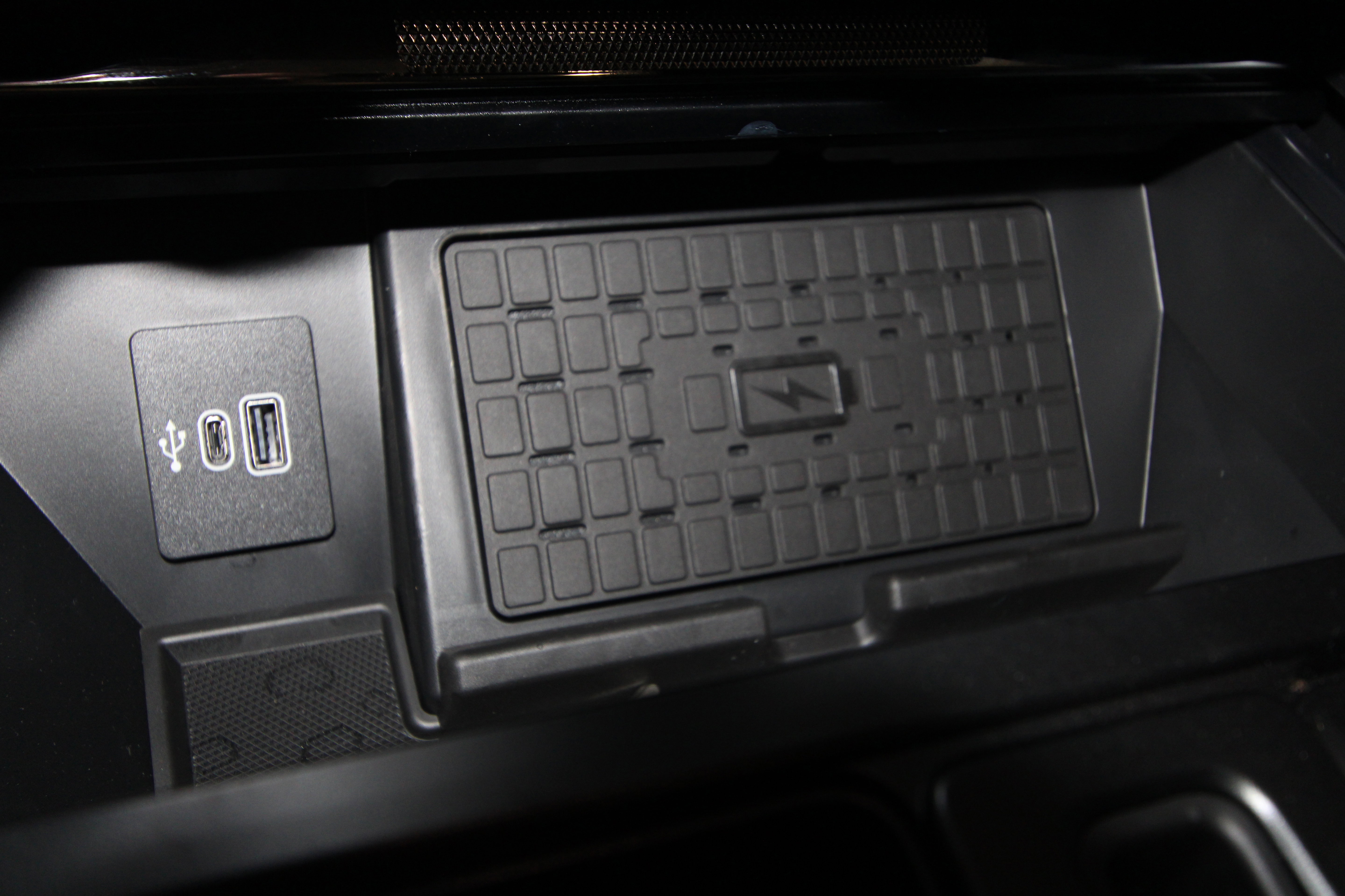 New 2025 Ford F150 Raptor w/ Equipment Group 803A Raptor R image 19