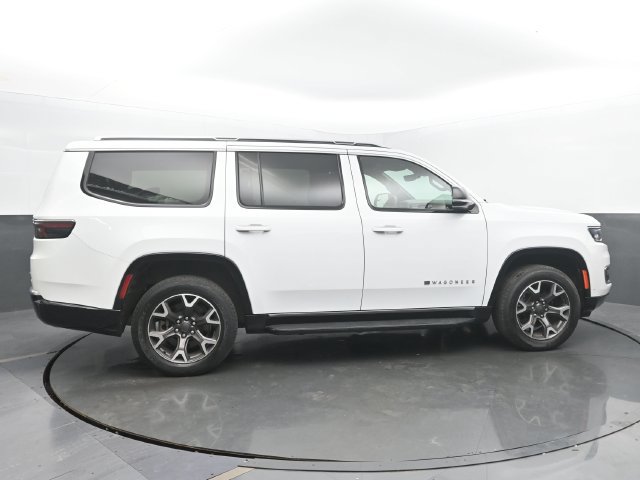 Used 2023 Jeep Wagoneer Series III w/ Preferred Equipment Group AWD/4WD image 6