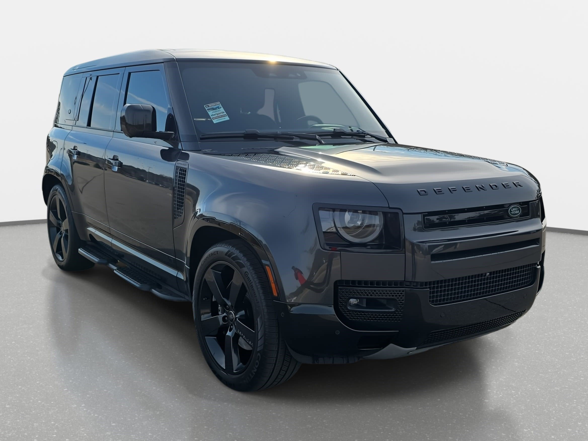 Used 2023 Land Rover Defender 110 V8 image 3