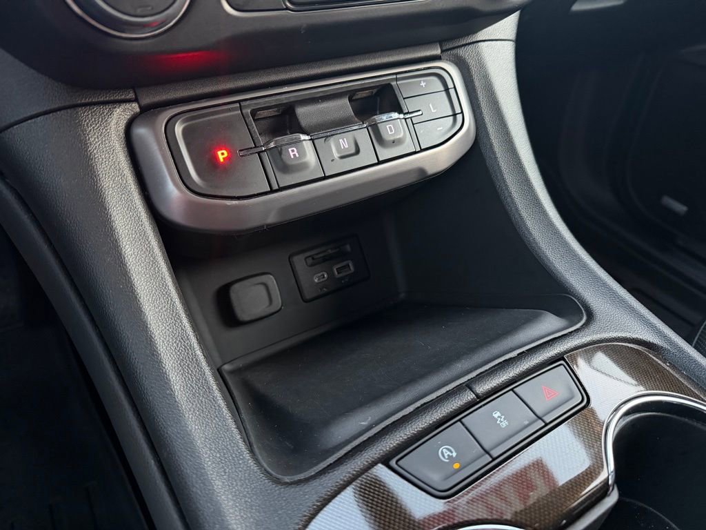 Used 2023 GMC Acadia AT4 w/ Technology Package image 22