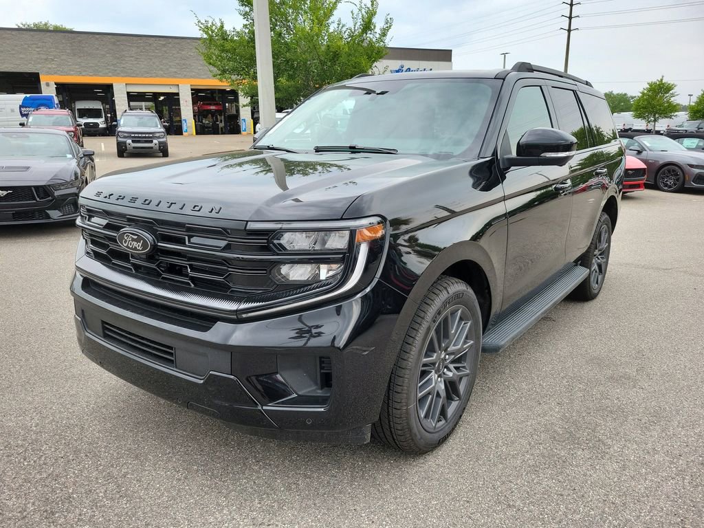 New 2026 Ford Expedition Platinum AWD/4WD image 2