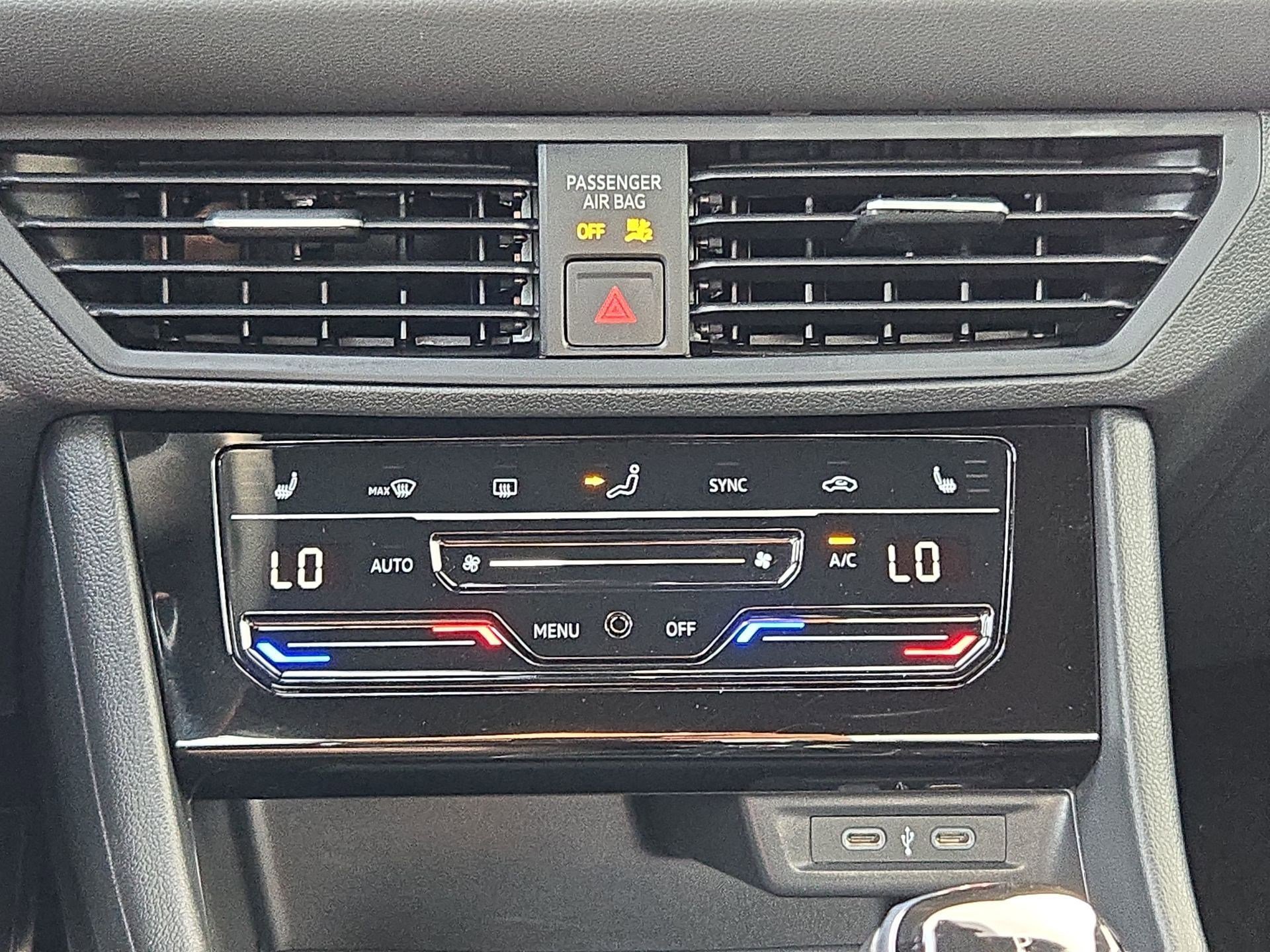 Used 2025 Volkswagen Jetta Sport image 24