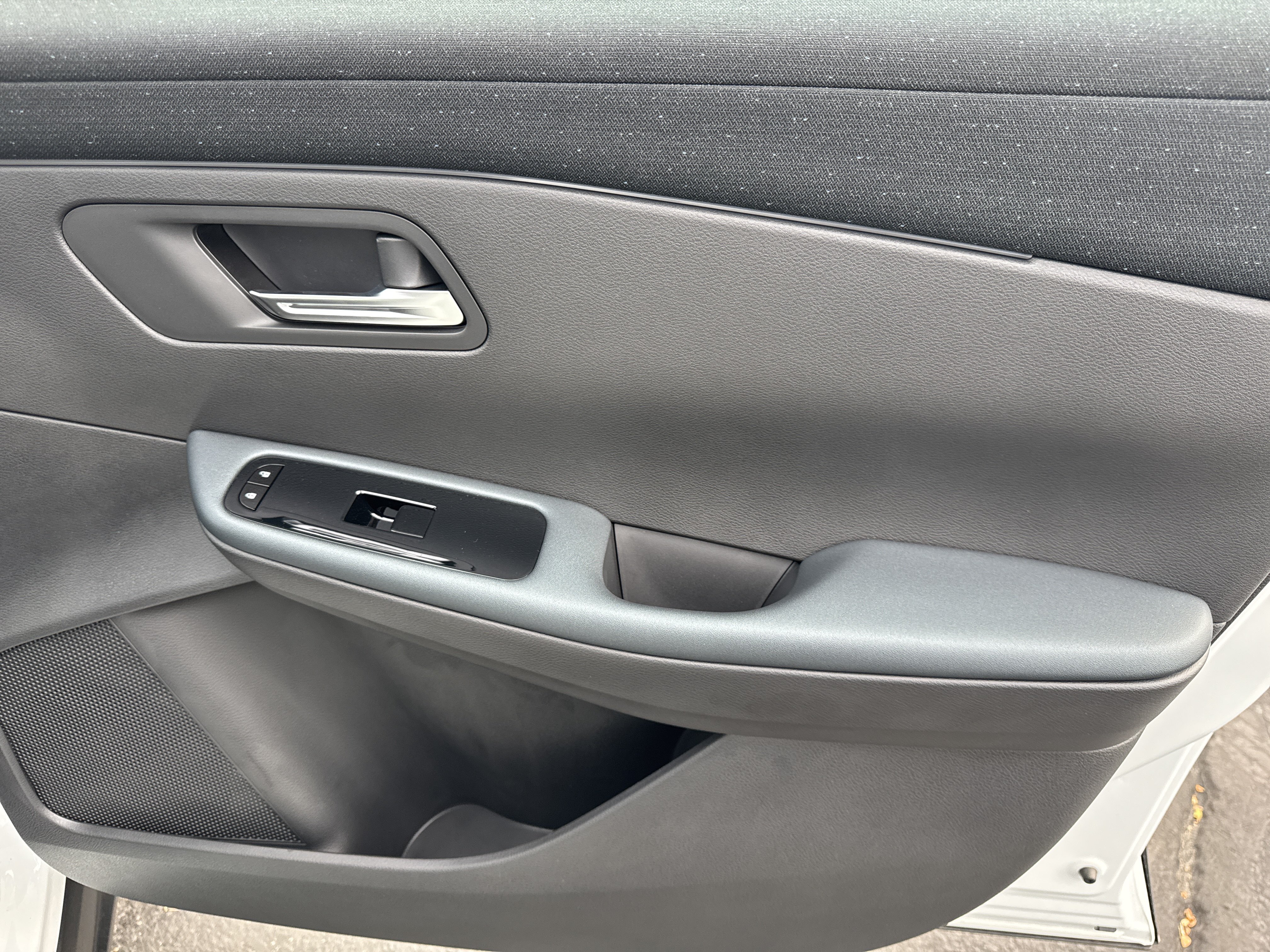 New 2026 Nissan Leaf w/ Floor Mat Package (S+) FWD image 17
