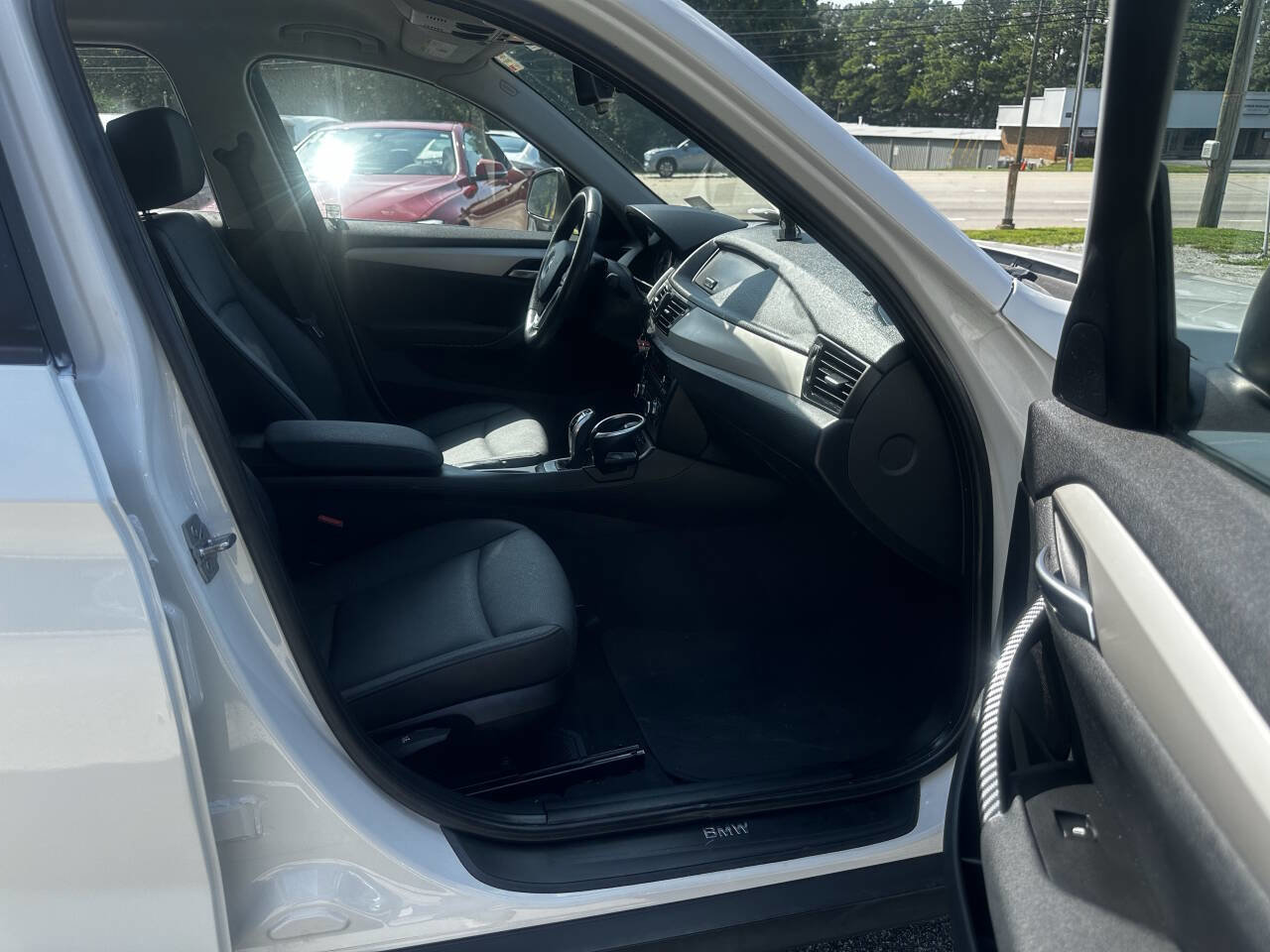 Used 2015 BMW X1 xDrive28i image 19
