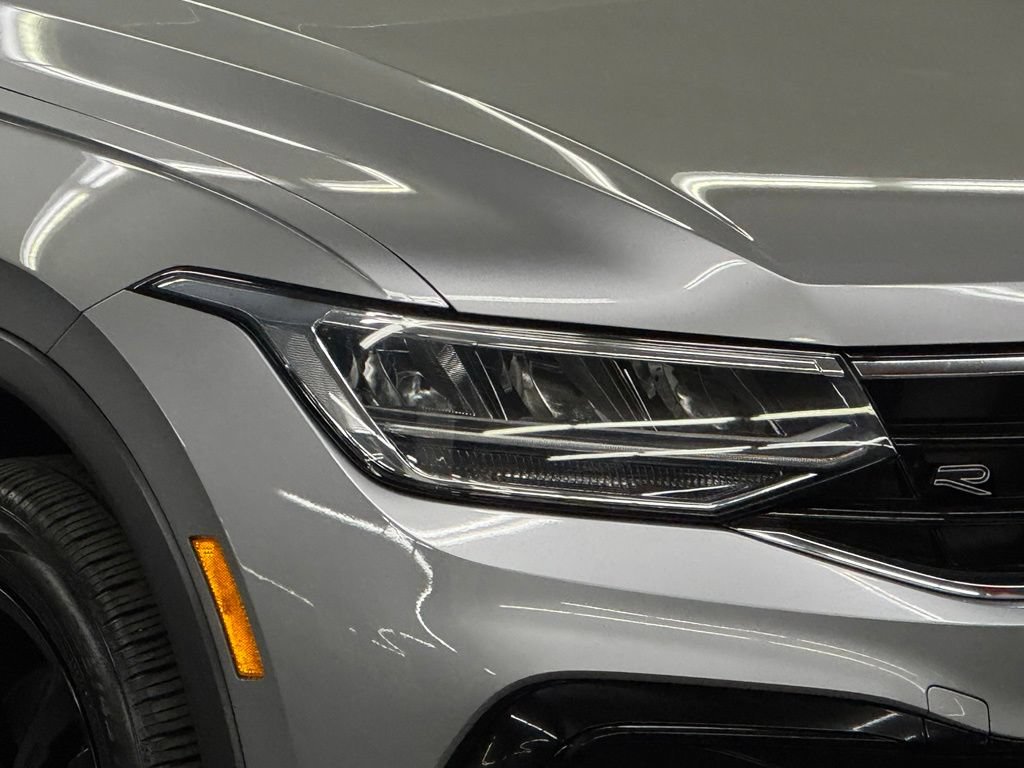 Used 2023 Volkswagen Tiguan SE R-Line FWD image 41