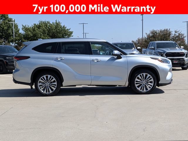 Certified 2025 Toyota Highlander Platinum AWD/4WD image 4
