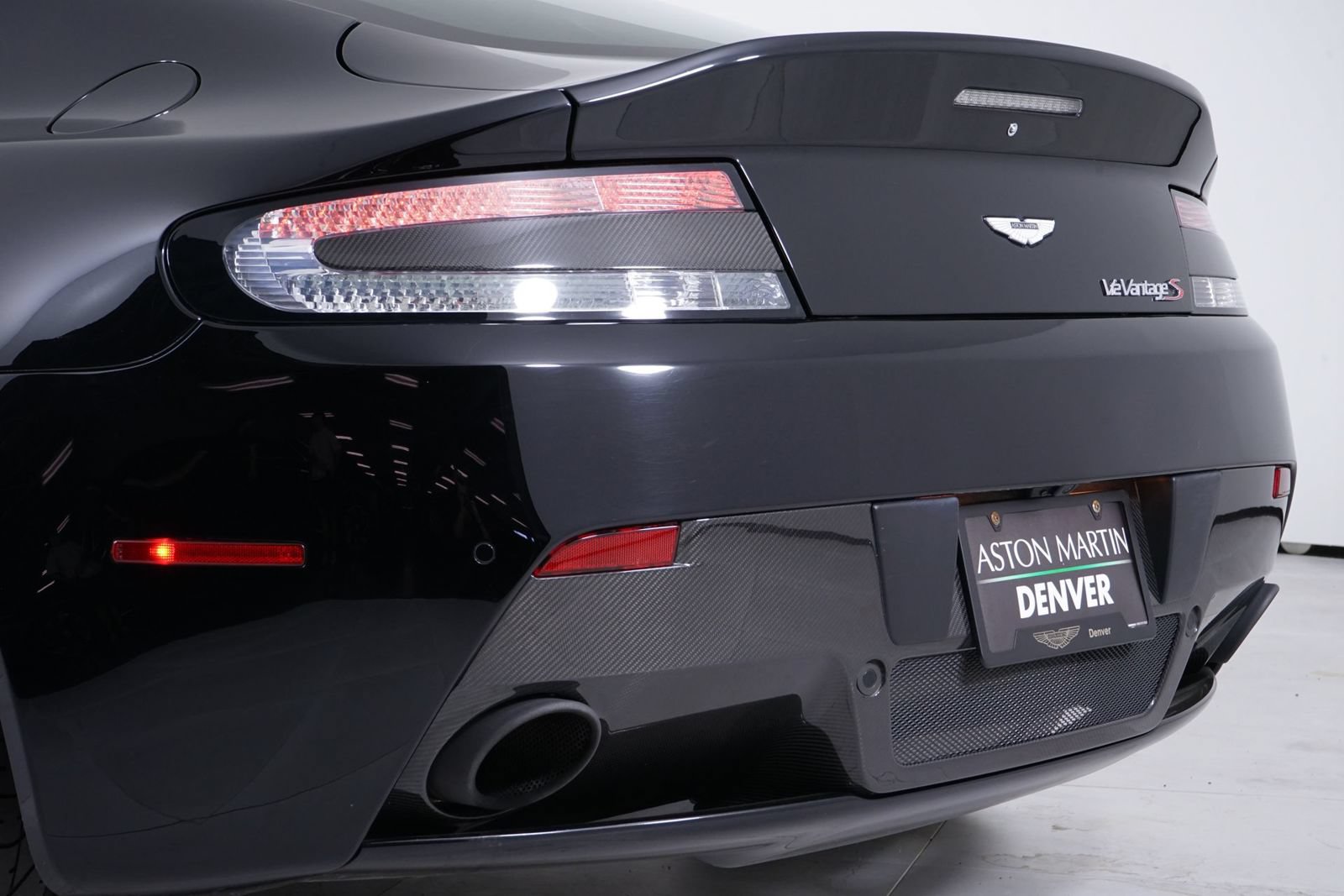 Used 2015 Aston Martin V12 Vantage S RWD image 16
