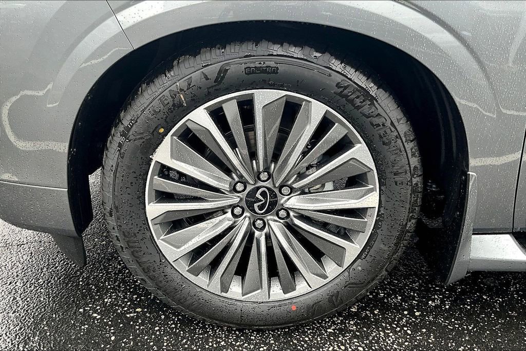 New 2026 INFINITI QX80 Luxe RWD image 16