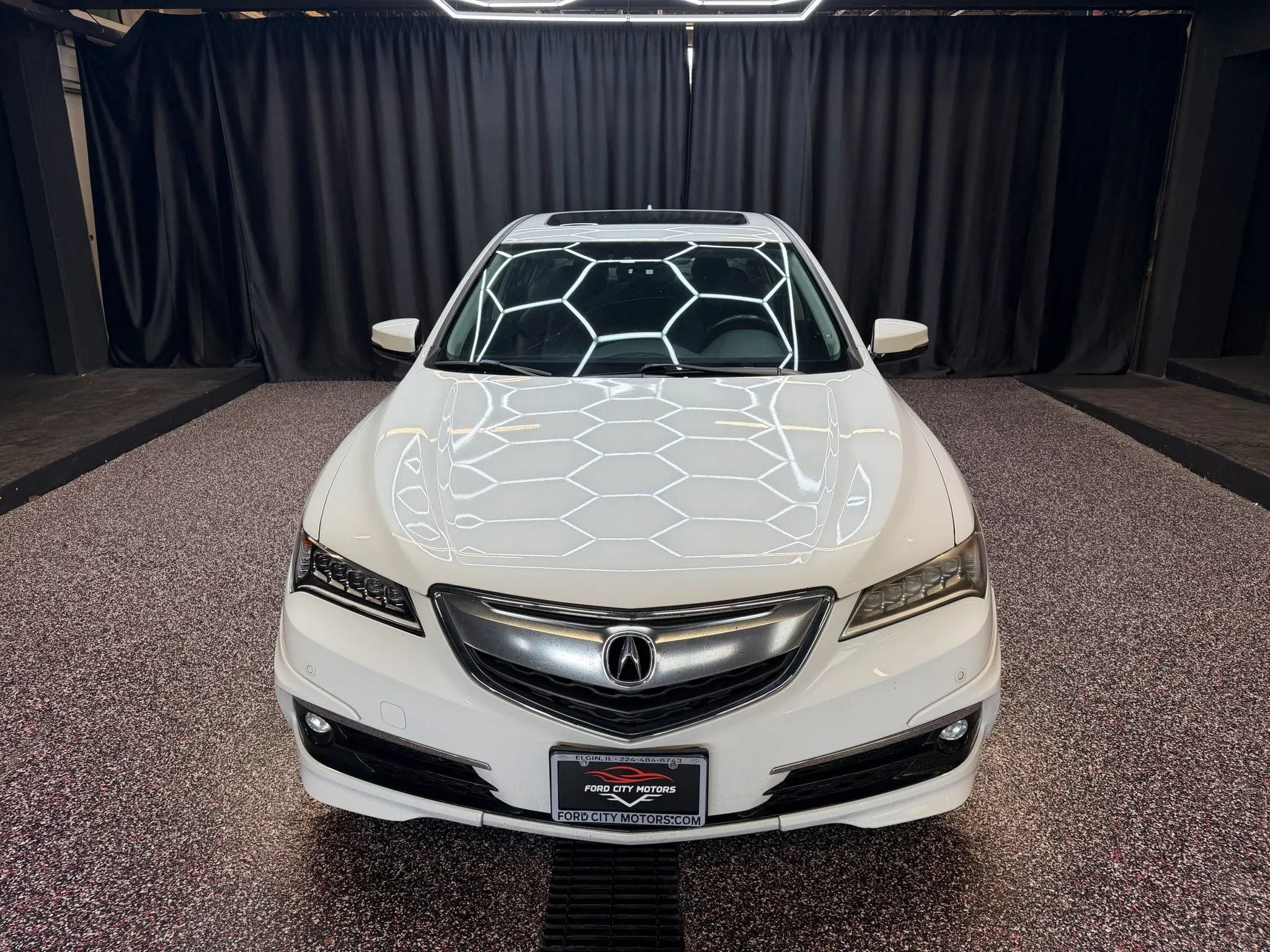 Used 2017 Acura TLX V6 SH-AWD w/ Advance Package image 2