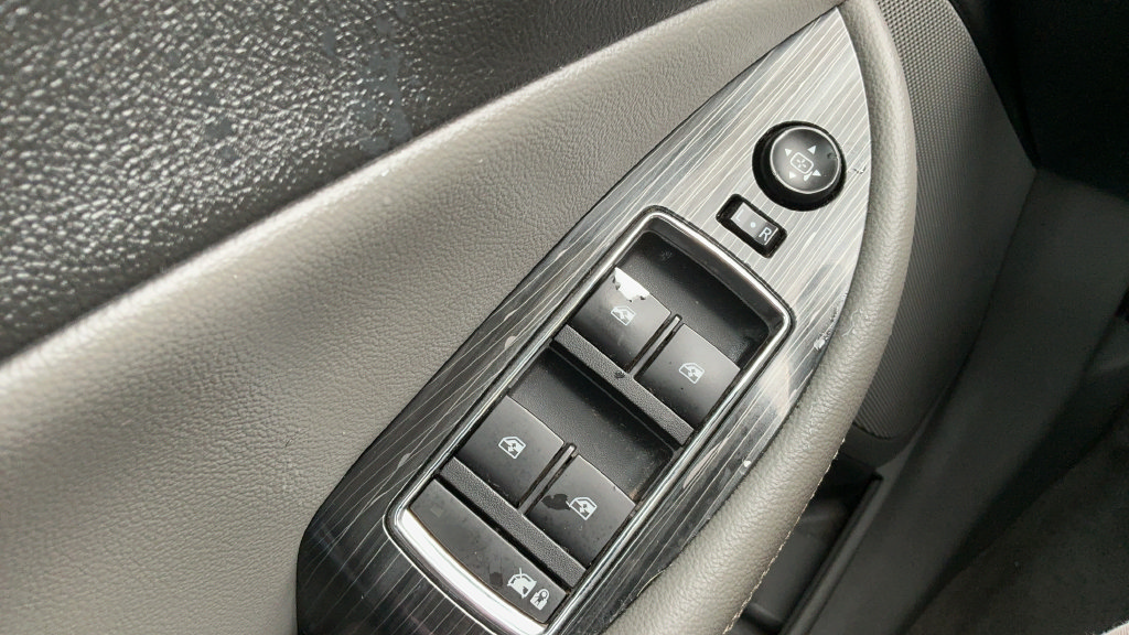 Used 2019 Chevrolet Impala LT FWD image 13