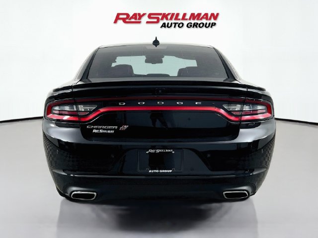 Used 2018 Dodge Charger GT AWD/4WD image 3