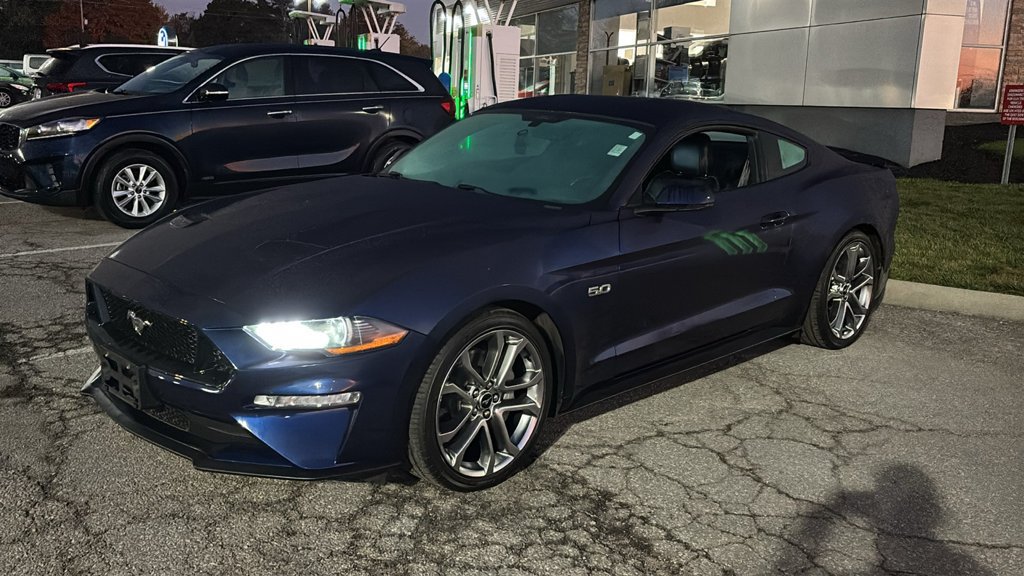 Used 2018 Ford Mustang GT Premium w/ Equipment Group 401A RWD image 3