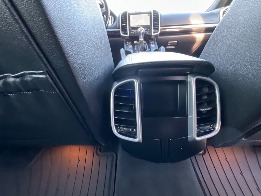 Used 2013 Porsche Cayenne 6-Speed Manual image 38