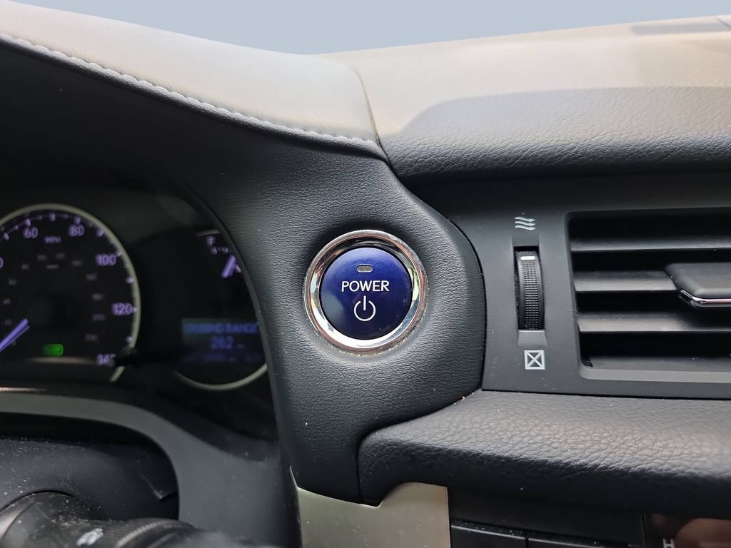 Used 2016 Lexus CT 200h w/ Accessory Package 2 FWD image 17