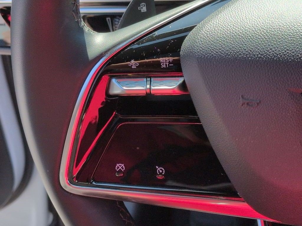 Certified 2024 Cadillac Lyriq Tech RWD image 27