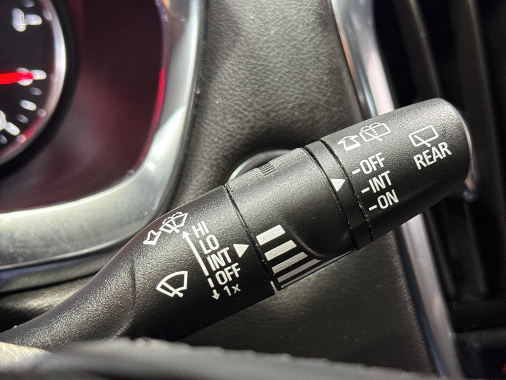 Used 2023 Chevrolet Traverse Premier image 27