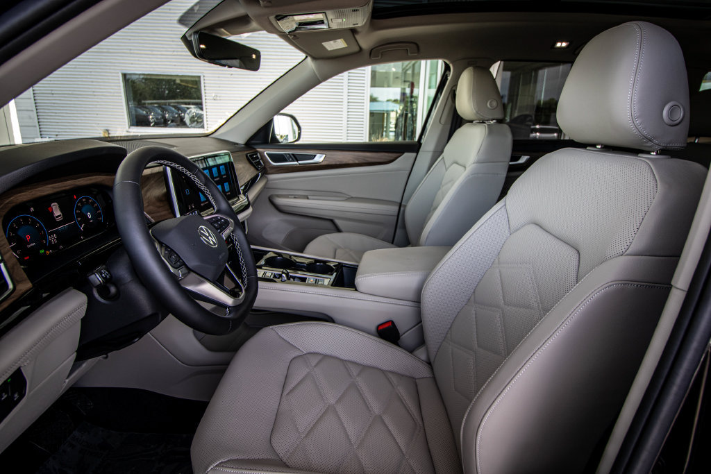 New 2026 Volkswagen Atlas SE FWD image 24