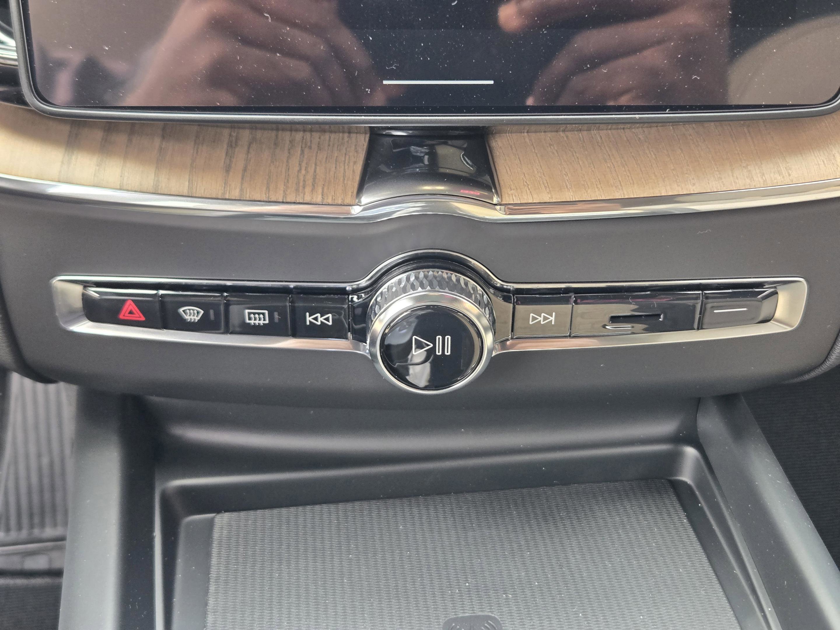 New 2026 Volvo XC60 B5 Core AWD/4WD image 15