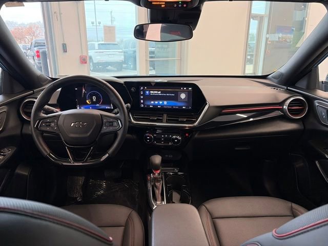 Used 2025 Chevrolet Trax RS w/ Driver Confidence Package image 19