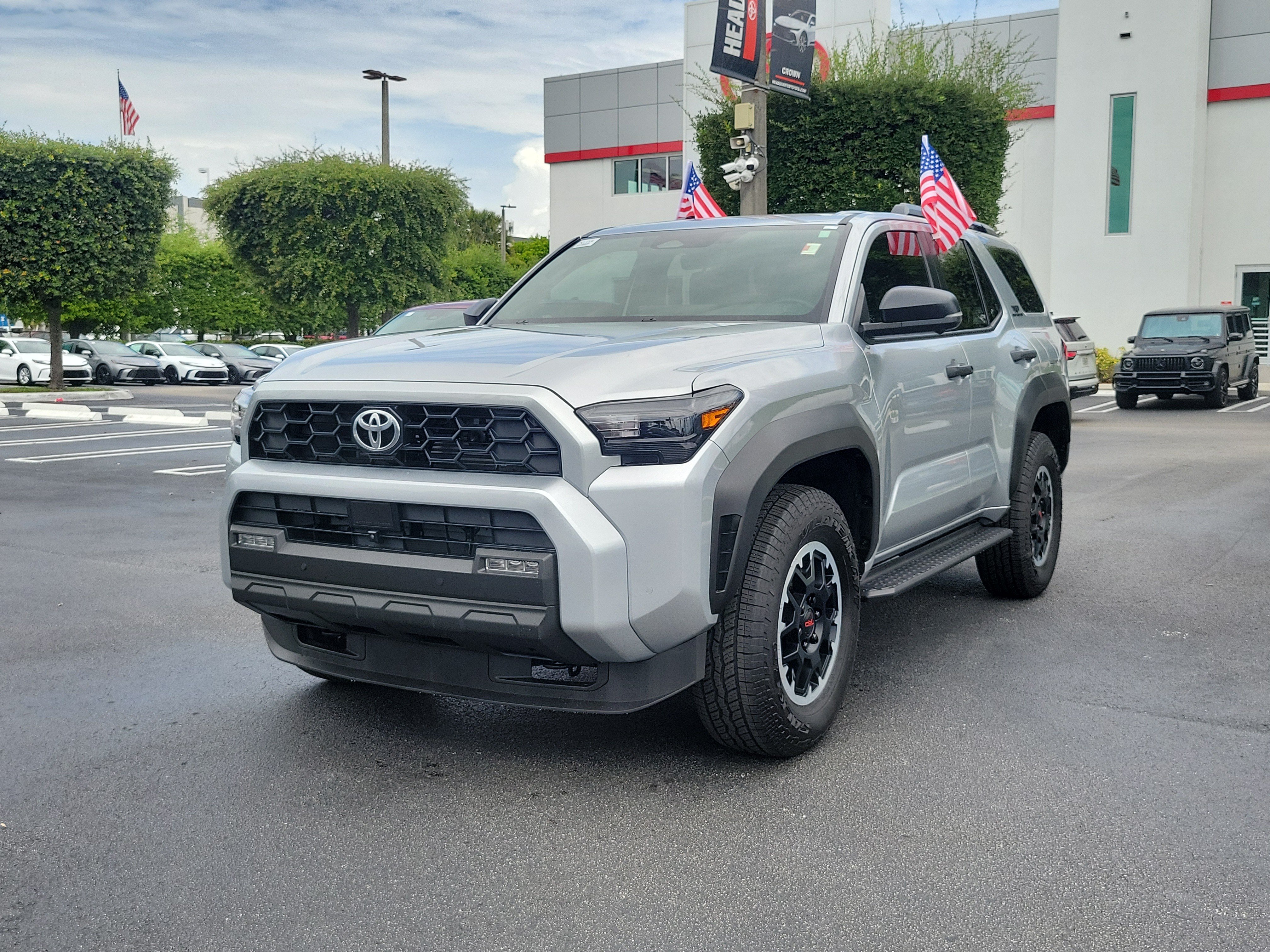 Used 2026 Toyota 4Runner SR5 AWD/4WD image 5