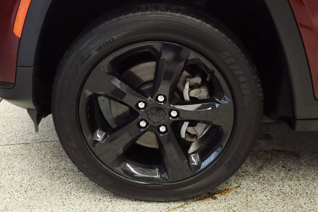 Used 2023 Jeep Grand Cherokee L Laredo image 14