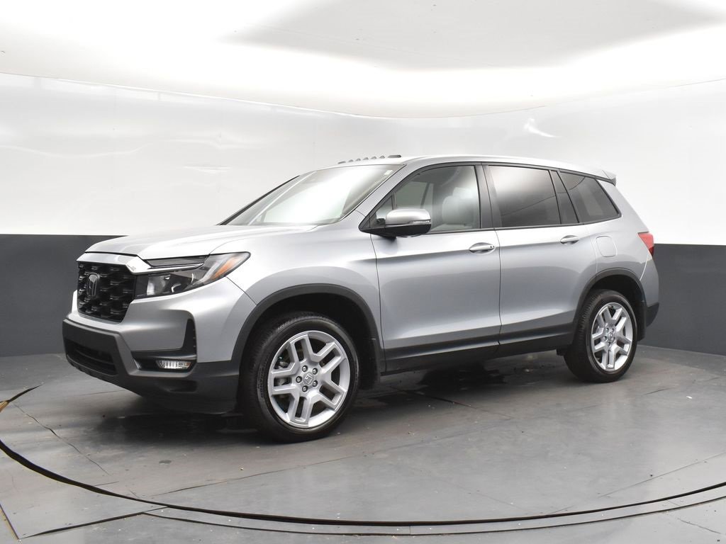 Used 2025 Honda Passport EX-L image 3