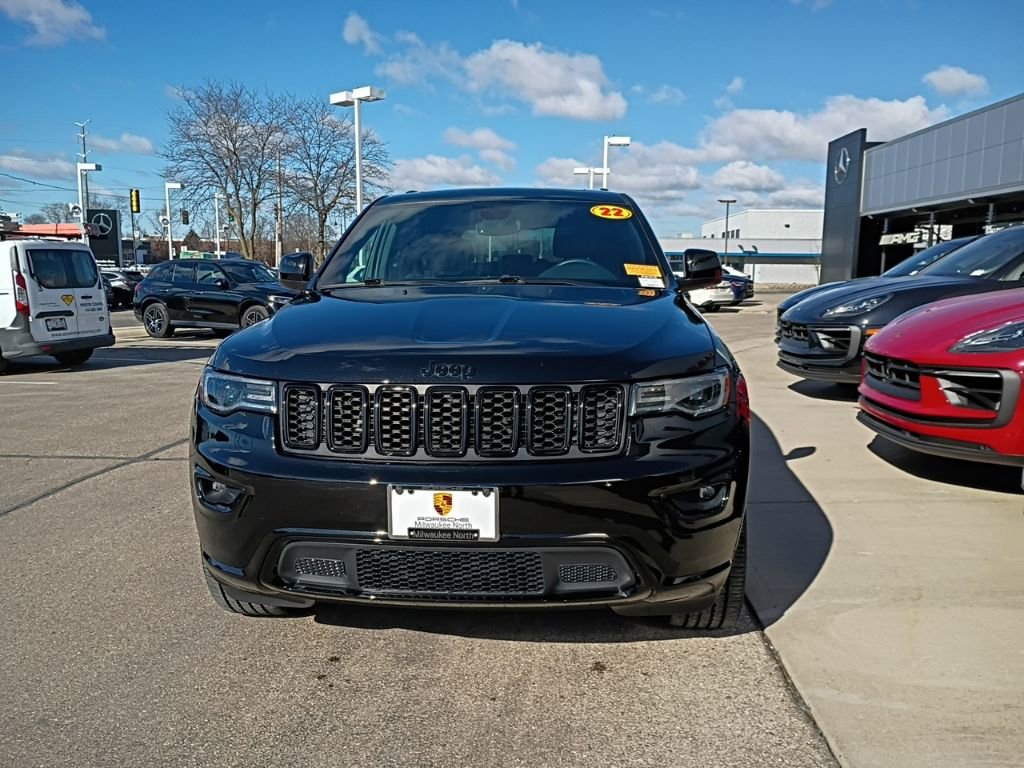 Used 2022 Jeep Grand Cherokee Laredo X image 3