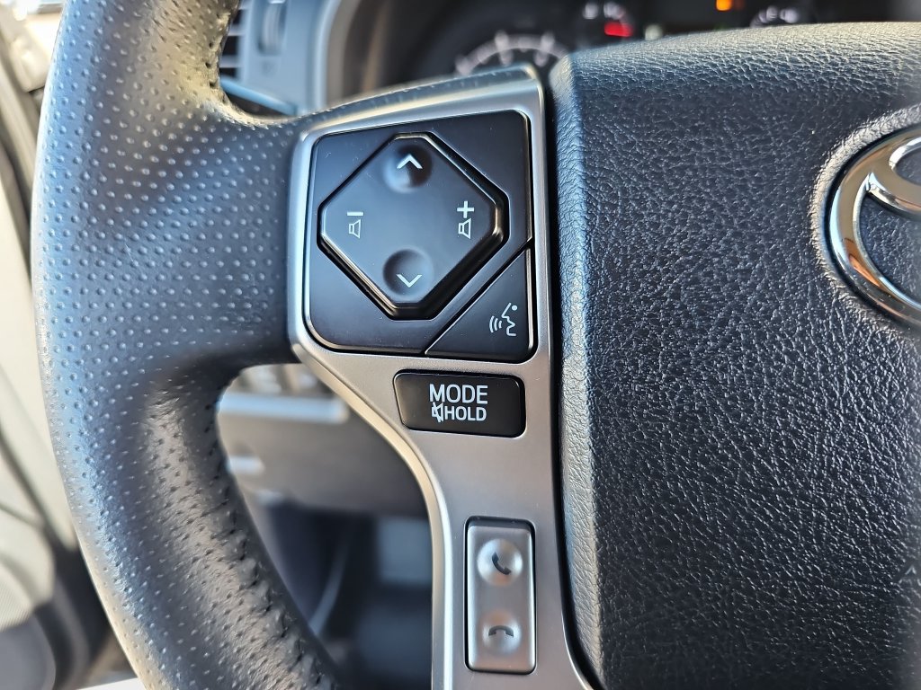 Used 2022 Toyota 4Runner SR5 AWD/4WD image 11