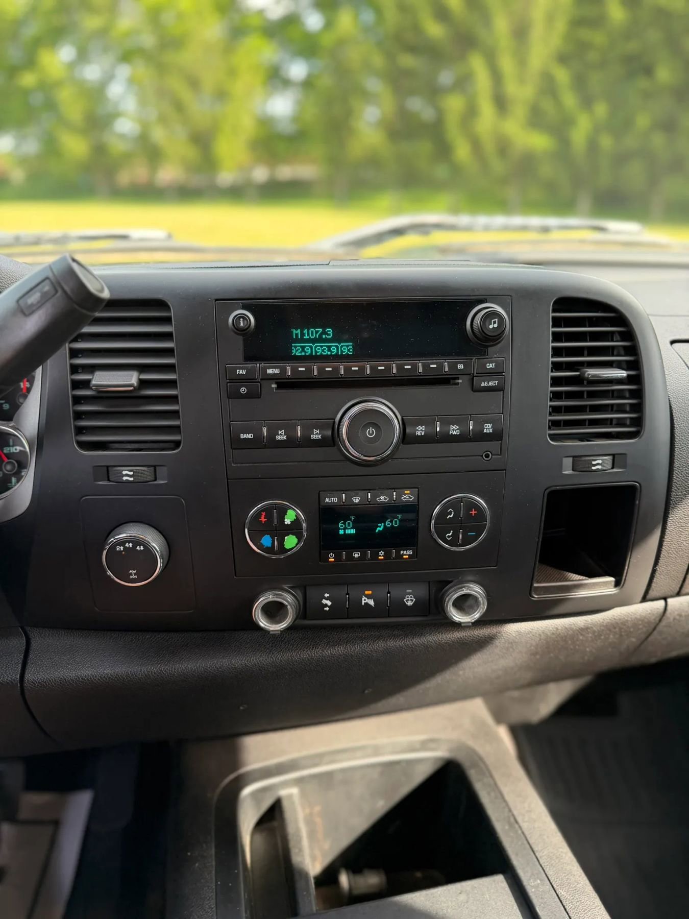 Used 2008 Chevrolet Silverado 2500 LT w/ 2LT Convenience Package AWD/4WD image 12