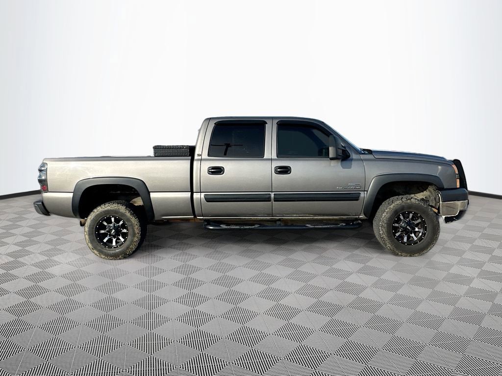 Used 2006 Chevrolet Silverado 2500 LT w/ Heavy-Duty Power Package image 4