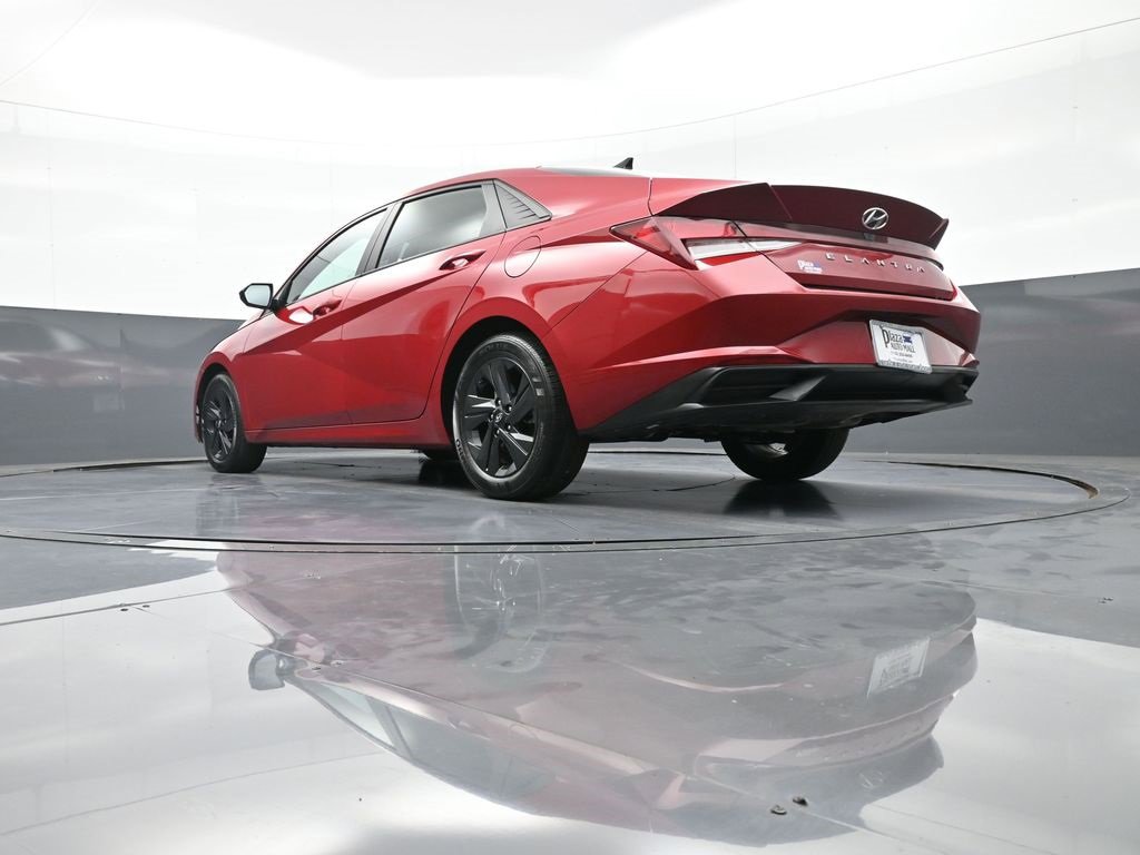 Certified 2021 Hyundai Elantra SEL image 31