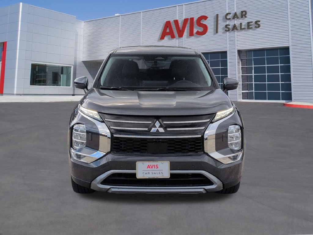 Used 2025 Mitsubishi Outlander SE AWD/4WD image 2
