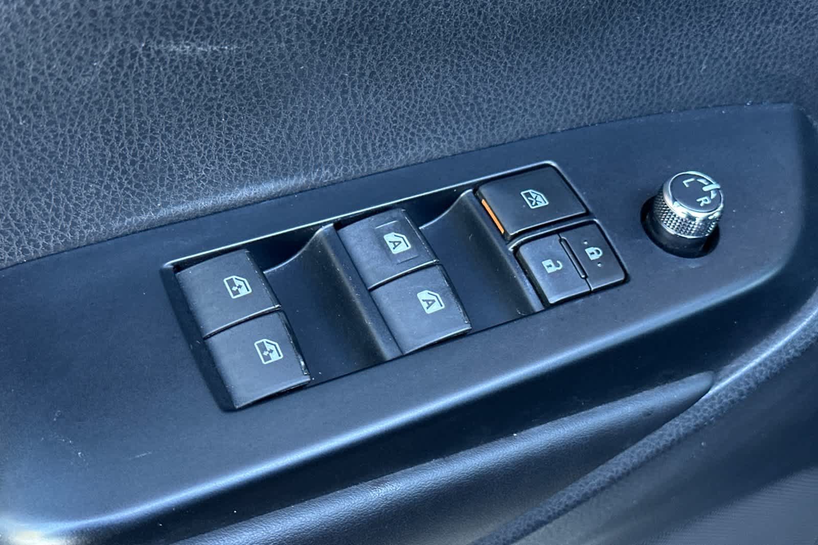 Used 2019 Toyota Highlander XLE AWD/4WD image 13