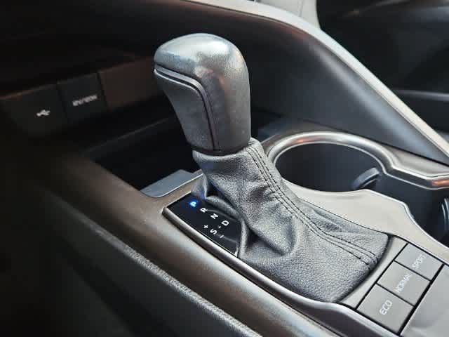 Used 2022 Toyota Camry SE FWD image 25