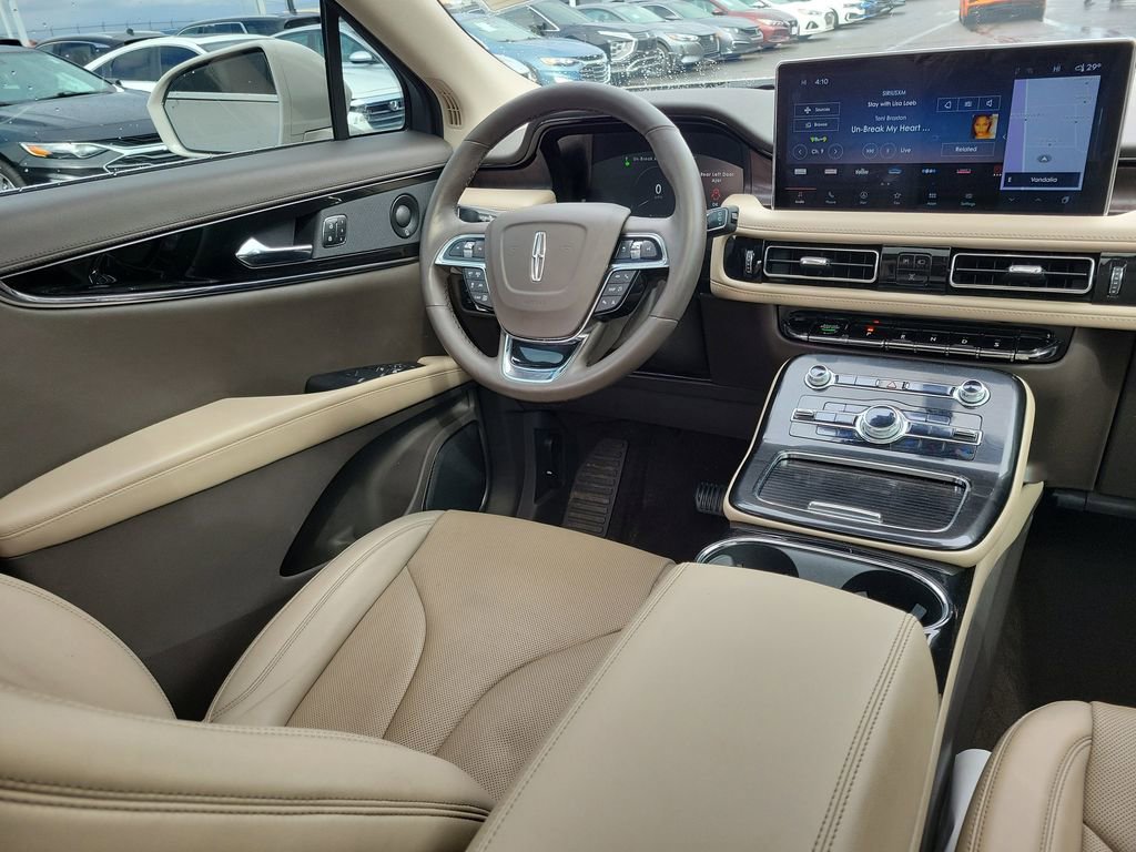 Certified 2022 Lincoln Nautilus Reserve w/ Equipment Group 201A image 13